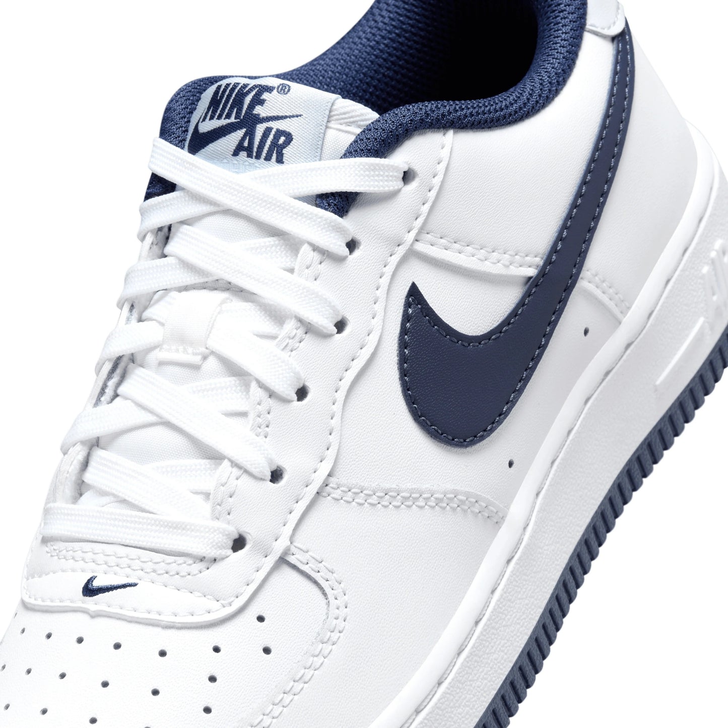 AIR FORCE 1 (GS) SHOES - WHITE/MNNAVY