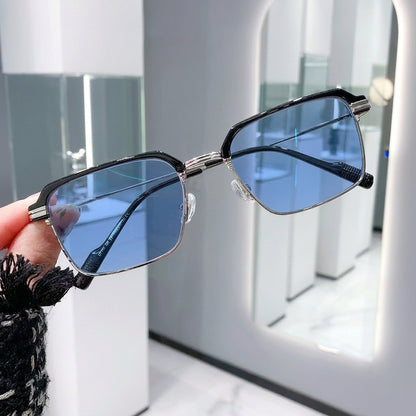 Photochromic glasses with blue light blocking