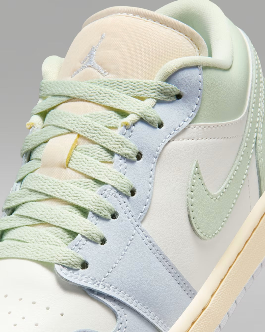 Air Jordan 1 Low  Sail/Aura/Muslin/Jade Aura
