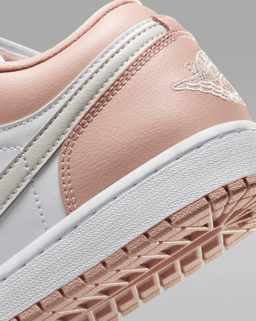 Air Jordan 1 Low White/Particle Beige/Light Bone